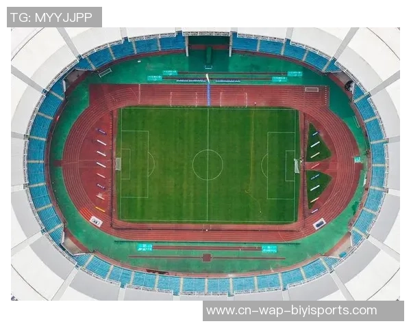 标准足球场占地面积解析及其对比赛环境的影响分析